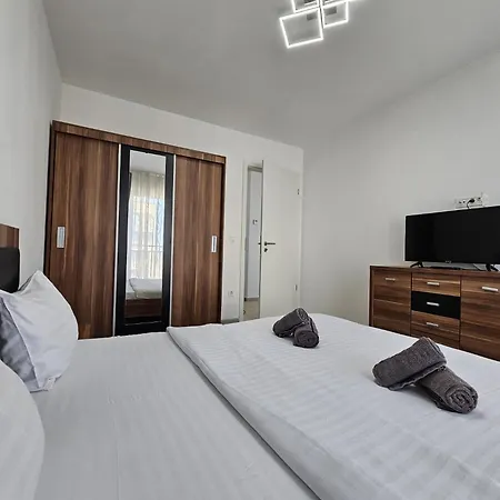 Апартаменти Coresi Mall Luxury *