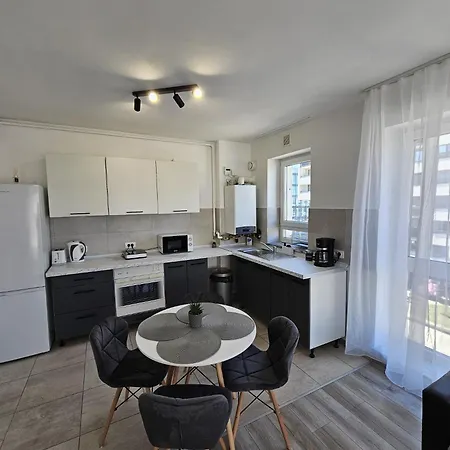 Coresi Mall Luxury Apartment